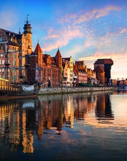 Historische Häuser am Wasser in Danzig